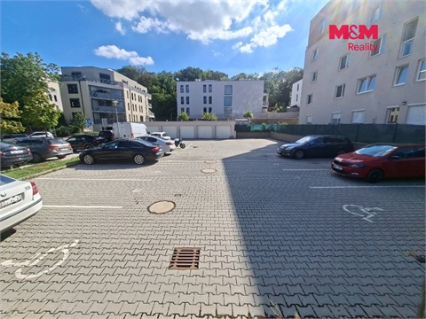 Pronájem parkovacího místa, 13 m² - 0