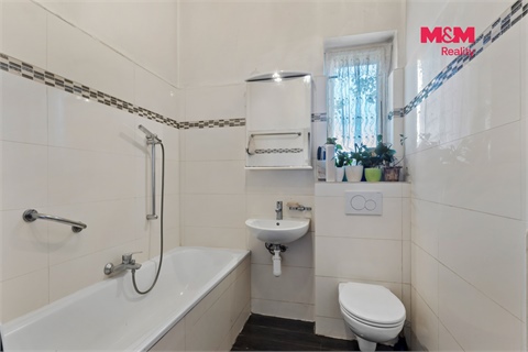 Prodej rodinného domu, 210 m² - 28