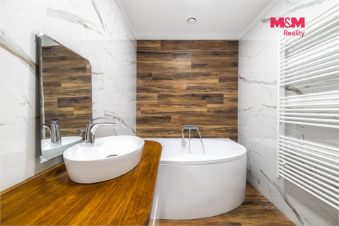 Prodej rodinného domu, 292 m² 10