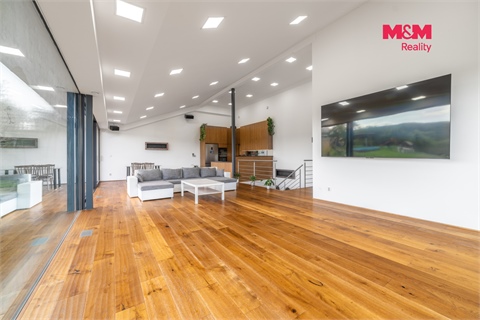 Prodej rodinného domu, 292 m² 2