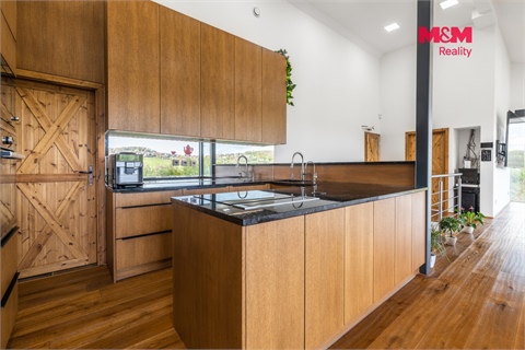 Prodej rodinného domu, 292 m² - 2