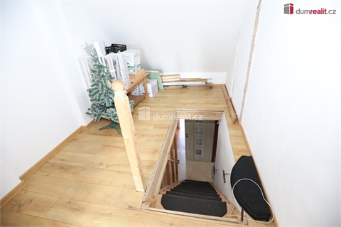 Prodej rodinného domu, 180 m² - 8