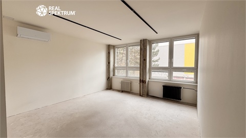 Pronájem kanceláře, 473 m² 2