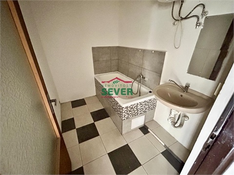 Prodej komerčního objektu, 571 m² 22
