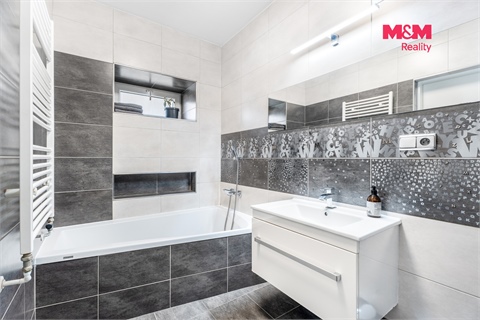 Prodej rodinného domu, 179 m² - 8