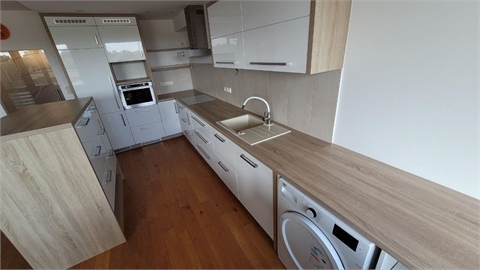 Pronájem bytu 3kk, 76 m² - 0