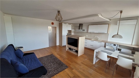 Pronájem bytu 3kk, 76 m² 2