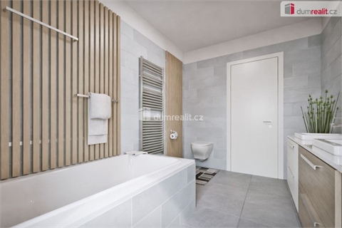 Prodej rodinného domu, 194 m² - 14