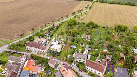 Prodej stavebního pozemku, 1 825 m² 10