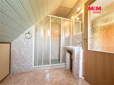 Prodej rodinného domu, 200 m² - 14