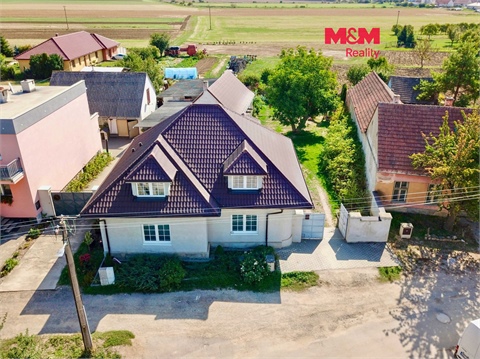 Prodej rodinného domu, 179 m² 0