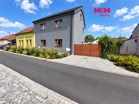 Pronájem rodinného domu, 143 m² 0