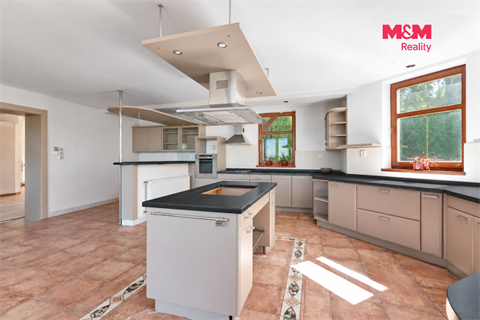Prodej rodinného domu, 372 m² - 14
