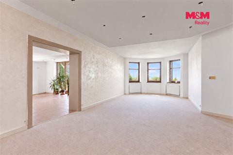 Prodej rodinného domu, 372 m² - 10