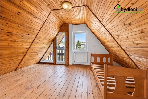 Prodej rodinného domu, 282 m² 12