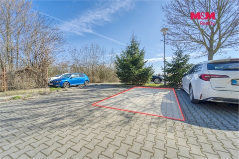 Pronájem parkovacího místa, 13 m² - 0