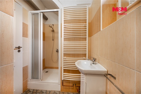 Prodej rodinného domu, 210 m² - 10