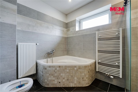 Prodej rodinného domu, 280 m² 16