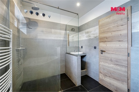 Prodej rodinného domu, 280 m² - 14