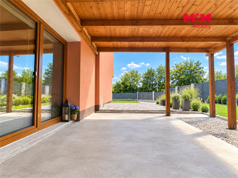 Prodej rodinného domu, 300 m² 2