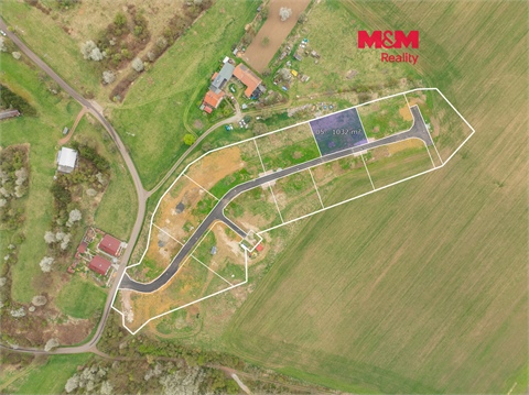 Prodej stavebního pozemku, 1 032 m² 0