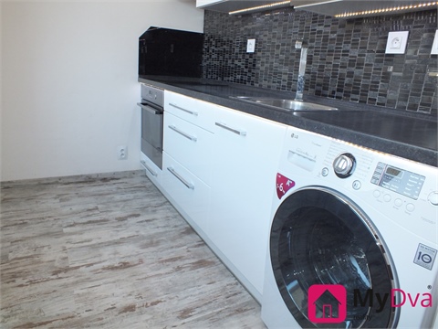 Pronájem bytu 1+1, 32 m² - 0
