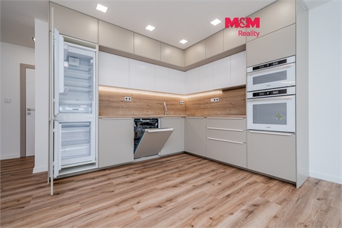 Prodej bytu 4kk, 78 m² 0