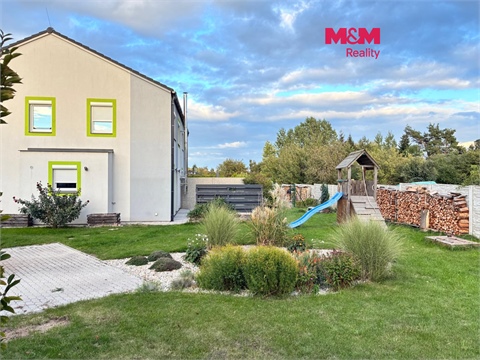 Pronájem rodinného domu, 122 m² 0
