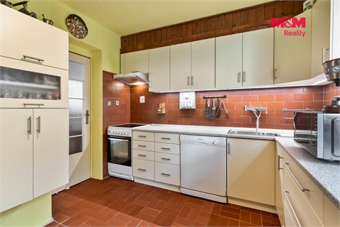 Prodej rodinného domu, 180 m² - 6