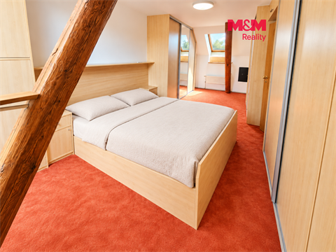 Pronájem bytu 3kk, 99 m² 0
