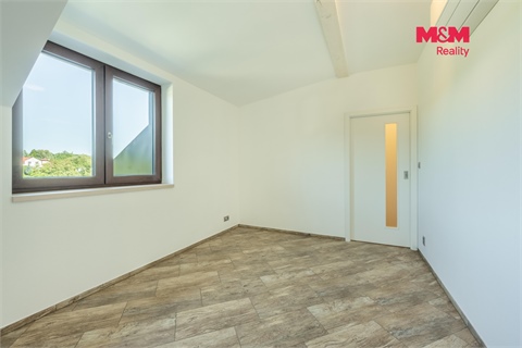 Prodej rodinného domu, 198 m² - 10