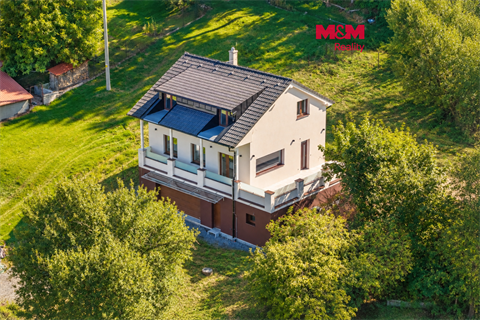 Prodej rodinného domu, 198 m² 0