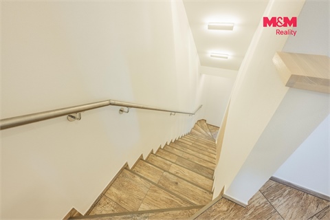 Prodej rodinného domu, 198 m² - 14