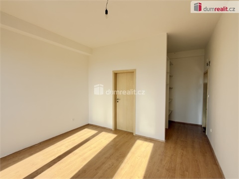 Pronájem bytu 4kk, 100 m² 18
