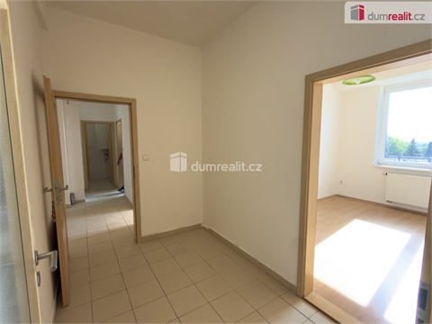 Pronájem bytu 4kk, 100 m² 24