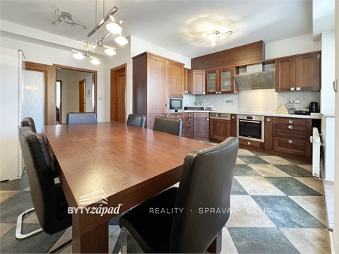 Pronájem bytu 5kk, 120 m² 0