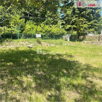 Prodej stavebního pozemku, 1 038 m² 0