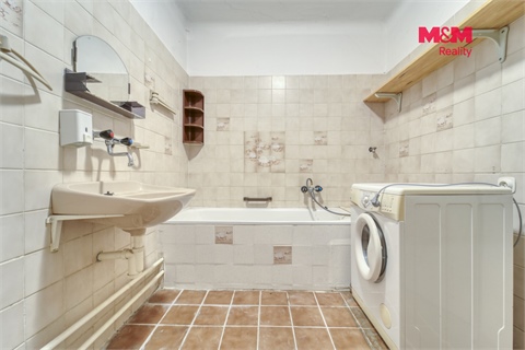 Prodej rodinného domu, 315 m² - 12