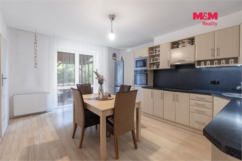 Prodej rodinného domu, 230 m² - 0