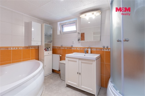Prodej rodinného domu, 230 m² 8