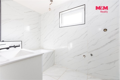 Prodej rodinného domu, 212 m² - 18
