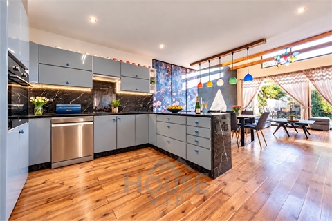 Prodej rodinného domu, 144 m² 2