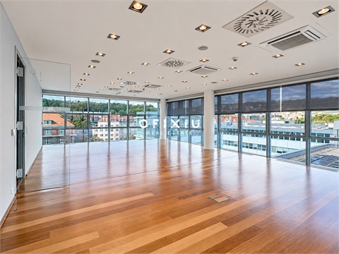 Pronájem kanceláře, 589 m² 0