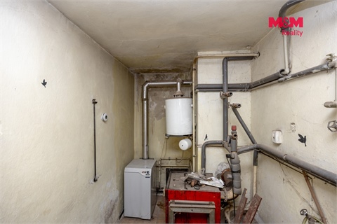 Prodej rodinného domu, 242 m² - 10