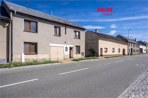 Prodej rodinného domu, 242 m² 0