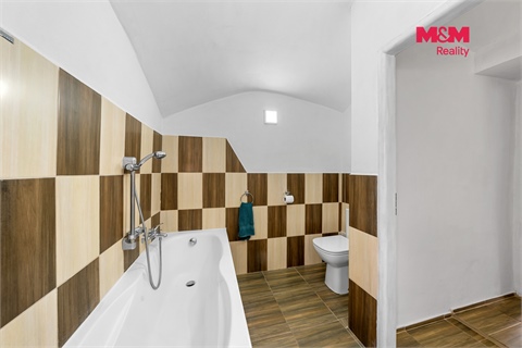 Prodej rodinného domu, 253 m² - 24