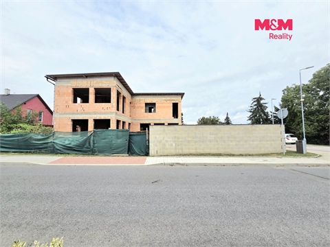 Prodej rodinného domu, 289 m² 2