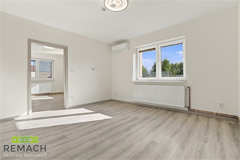 Pronájem bytu 3+1, 89 m² 12