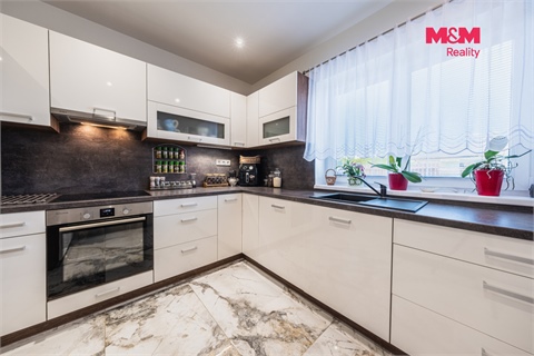 Prodej rodinného domu, 107 m² 2