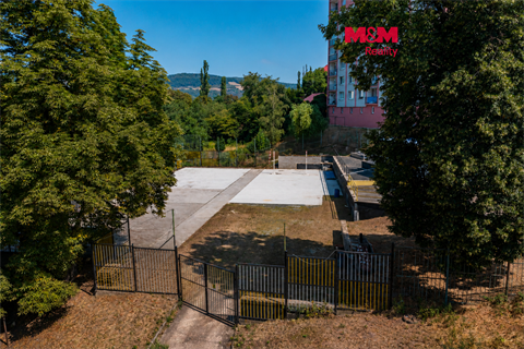 Prodej stavebního pozemku, 1 706 m² 0